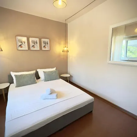 Place To -self Check In 24h Apartment Resita