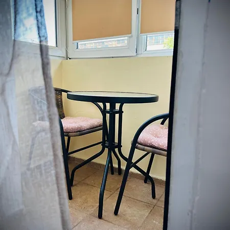 Place To -self Check In 24h Apartment Resita